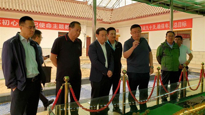 石培文董事長考察調研蘭州市動物園易地搬遷項目