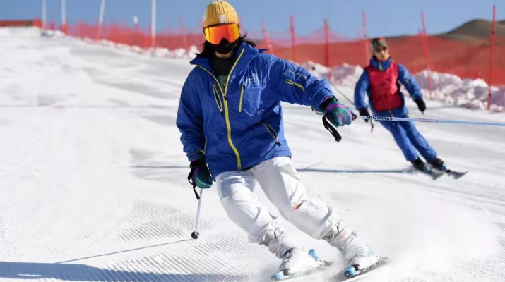 “祁連山下冰雪熱” ——新華社甘肅分社采訪組到烏鞘嶺滑雪場采訪調研